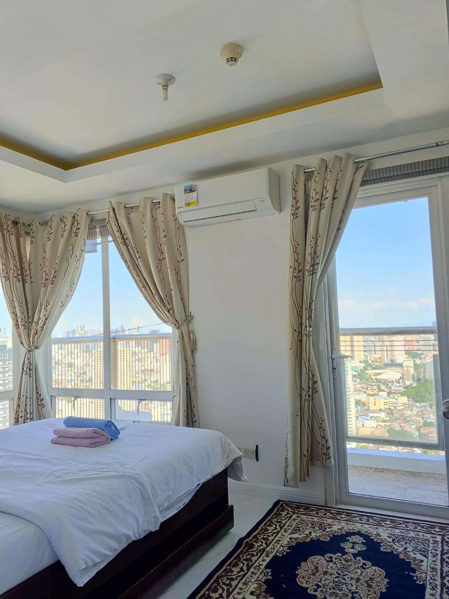 Enjoy Free Sauna And Pool Access, Save 40 Percent This Month On A Deluxe Unit In Manila With A Balcony In Prime Location Near Naia, Manila Bay, Robinsons Place, Pgh, Bellagio, Up, And Intramuros Updated 2025 Rates For An Unforgettable Staycation 外观 照片